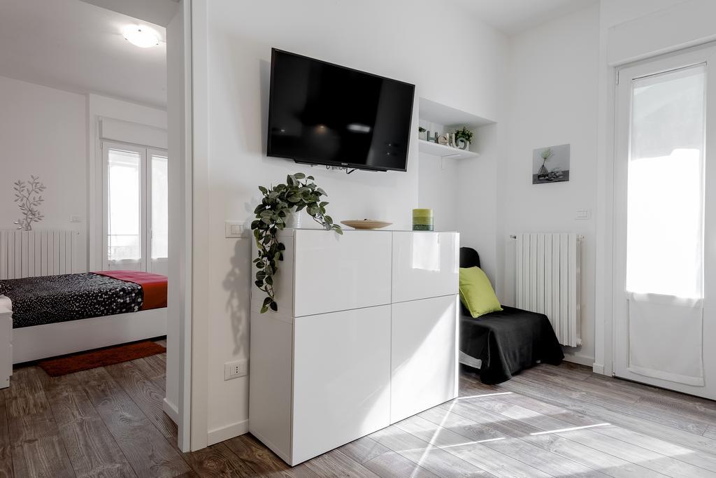 Stayeasy Filzi11 - 3 Bedrooms, 2 Baths - Central Station Milano Esterno foto